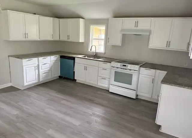 Property at 3115 Parkwood Rd, Bessemer, AL, 35022, 4 beds, 2 baths, [object Object]