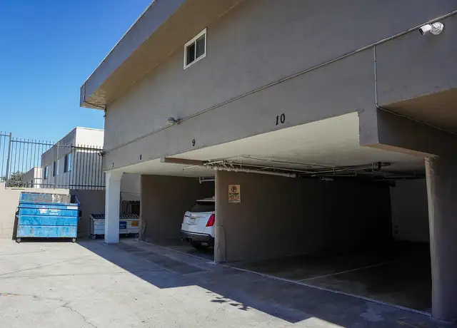 Photo of 555 E Hazel St, Inglewood, CA 90302