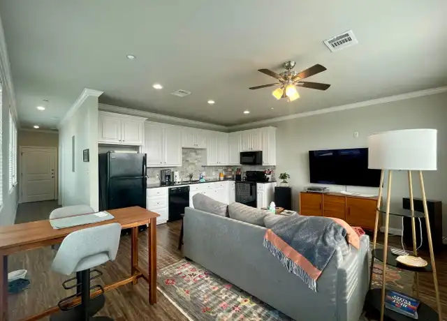 Property at 401 N Main St Unit 313, Bryan, TX, 77803, 1 bed, 1 bath, [object Object]
