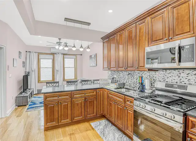 Property at 4347 44th St Unit 3R, Sunnyside, NY, 11104, 2 beds, 2 baths, [object Object]