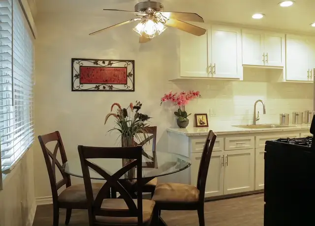 Photo of 8840 Lindell Ave, Downey, CA 90240