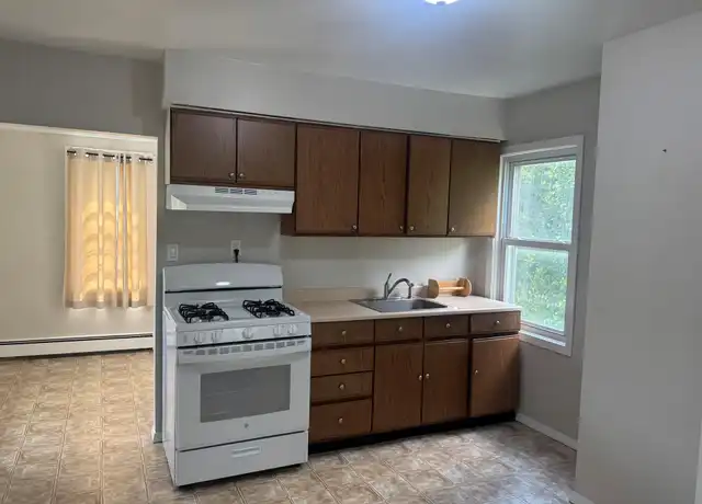 Property at 36 Carpenter St, Glen Cove, NY, 11542, 1 bed, 1 bath, [object Object]