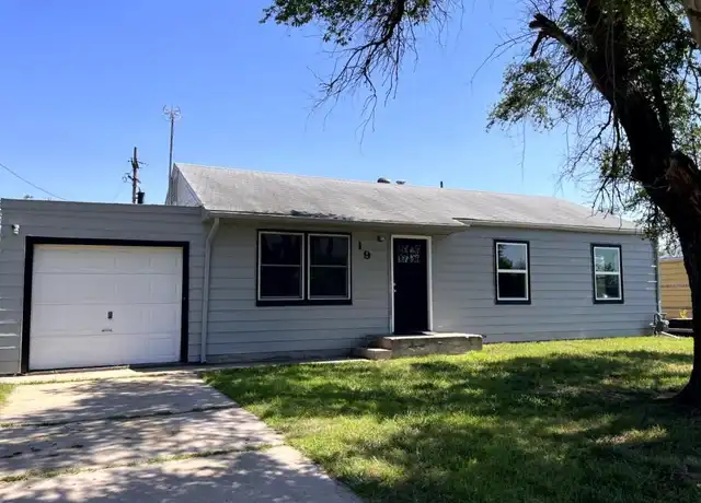 Property at 19 Swarens St, Hutchinson, KS, 67502, 3 beds, 1 bath, [object Object]