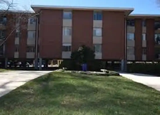 Property at 1300 Queens Rd #207, Charlotte, NC, 28207, 2 beds, 1.5 baths, [object Object]