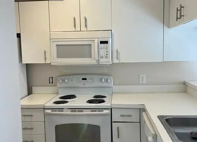 Property at 981 Coral Club Dr #981, Coral Springs, FL, 33071, 1 bed, 1 bath, [object Object]