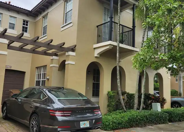 Property at 8672 Blaze Ct Unit 11-3, Davie, FL, 33328, 3 beds, 2.5 baths, [object Object]