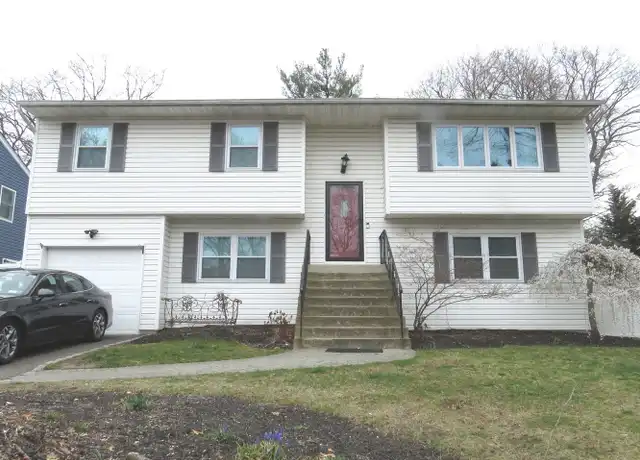 Property at 4 Massey Ct Unit 1st Floor, Huntington, NY, 11743, 2 beds, 1 bath, [object Object]
