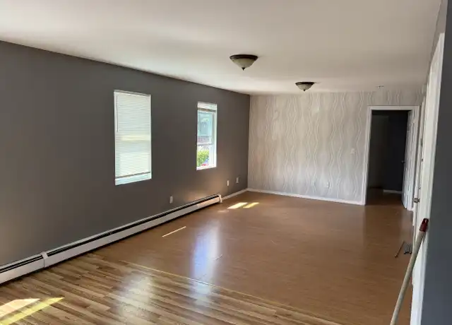 Property at 41 Hedley Ave Unit 2, Central Falls, RI, 02863, 2 beds, 1 bath, [object Object]