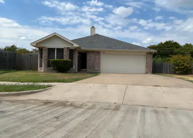 Property at 3001 Green Vista Ct, Grand Prairie, TX, 75052, 3 beds, 2 baths, [object Object]