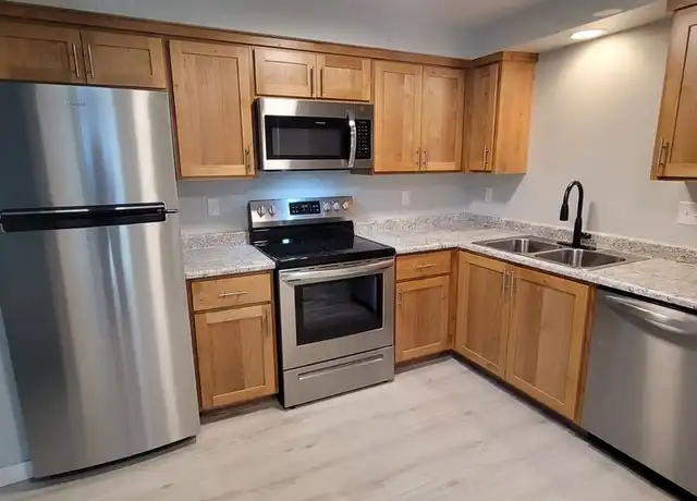 Property at 345 W Bolz Rd Unit C, Phoenix, OR, 97535, 2 beds, 1 bath, [object Object]