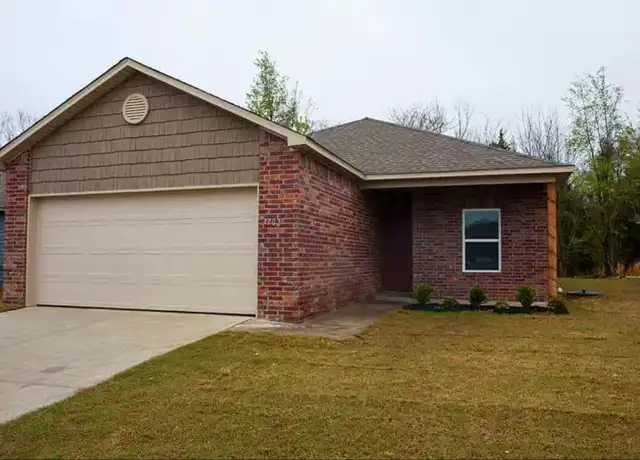 Property at 4702 W Hoover Loop, Fayetteville, AR, 72704, 4 beds, 2 baths, [object Object]