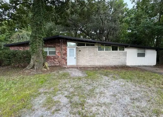 Property at 1053 Cherbourg Ave E, Jacksonville, FL, 32205, 5 beds, 2 baths, [object Object]