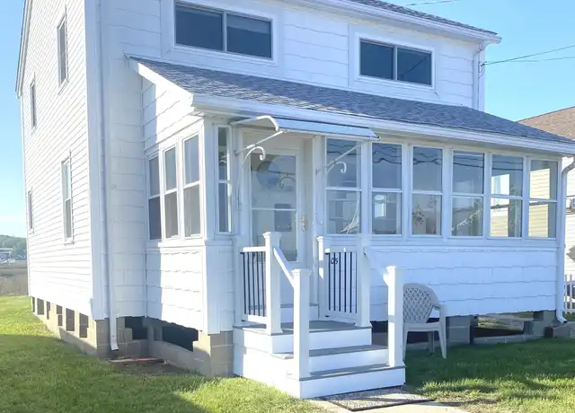 Property at 405 Seaside Ave, Westbrook, CT, 06498, 4 beds, 1.5 baths, [object Object]