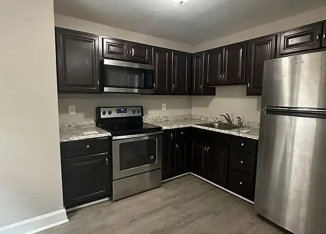 Property at Huntington Apartments - 5 N 3rd St, Easton, PA, 18042, 2 beds, 1 bath, [object Object]
