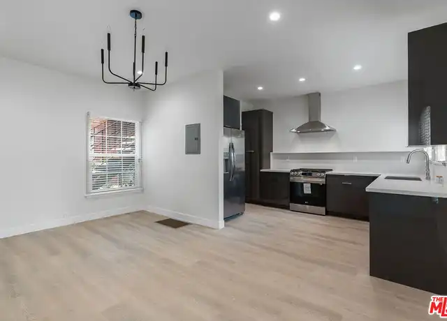 Property at 144 N Swall Dr Unit 5, Beverly Hills, CA, 90211, 2 beds, 1 bath, [object Object]