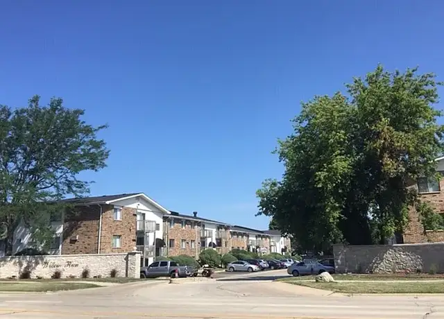 Photo of 2433 Ingalls Ave, Crest Hill, IL 60403