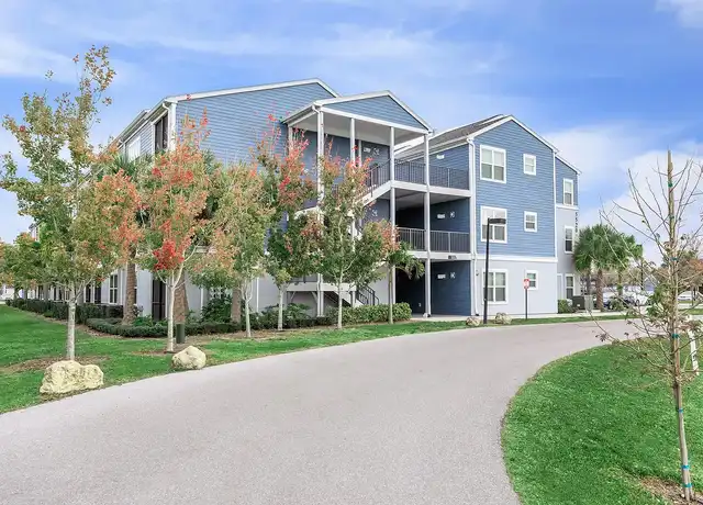 Property at 5620 Fountain Lake Cir, Bradenton, FL, 34207, 1-3 bed, 1-2 bath, [object Object]