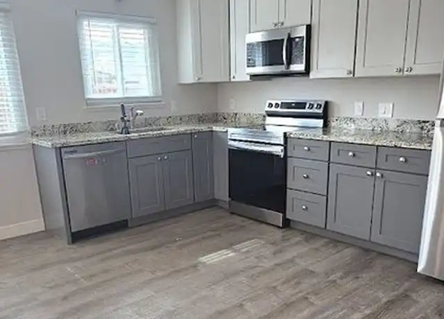 Property at 924 30th Ave Unit D, Santa Cruz, CA, 95062, 2 beds, 1 bath, [object Object]