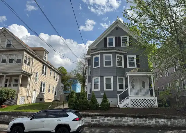Property at 130 S Elm St Unit 2, Haverhill, MA, 01835, 3 beds, 1 bath, [object Object]