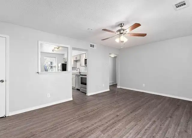 Property at Kendal - 4406 Pennsylvania Ave, Kansas City, MO, 64111, 2 beds, 1 bath, [object Object]