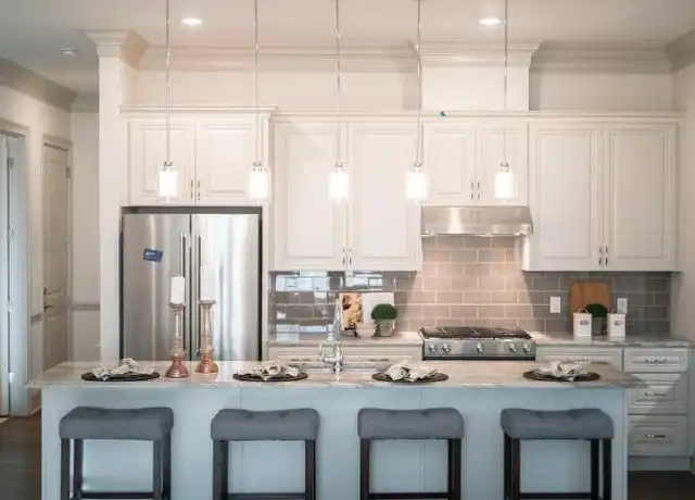 Property at 6900 Sharon Rd, Charlotte, NC, 28210, 2 beds, 2 baths, [object Object]