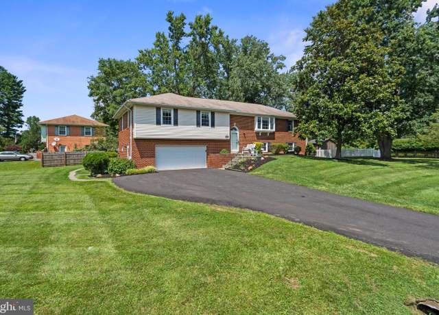 Photo of 17479 Queen Elizabeth Dr, Olney, MD 20832