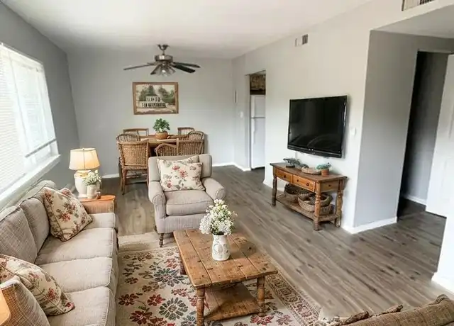 Property at 425 E Fountain Pl Unit 303, Manitou Springs, CO, 80829, 2 beds, 1 bath, [object Object]