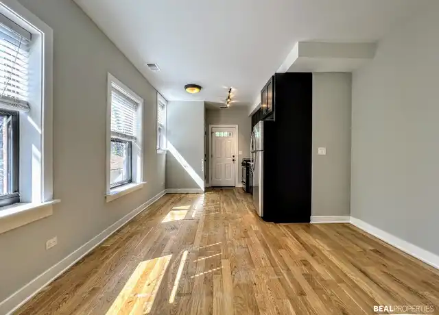 Property at 2205 W Eastwood Ave Unit 2 bed, Chicago, IL, 60625, 2 beds, 1 bath, [object Object]