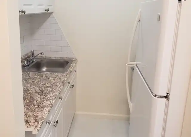 Property at 345 Benham Ave, Bridgeport, CT, 06604, 0 beds, 1 bath, [object Object]