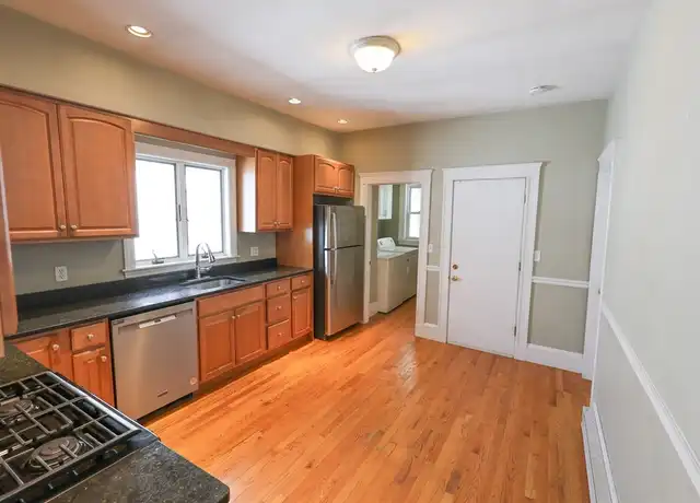 Property at 232 Fellsway W #3, Medford, MA, 02155, 3 beds, 1 bath, [object Object]