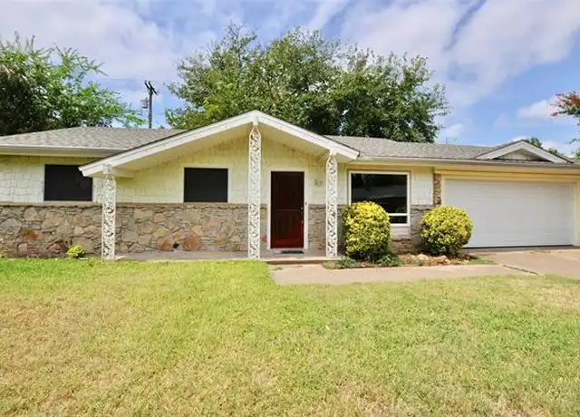 Property at 1204 Bois D Arc St, Weatherford, TX, 76086, 3 beds, 2 baths, [object Object]