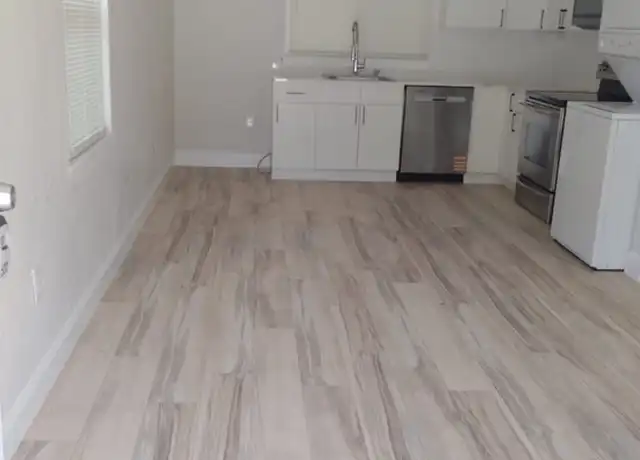 Property at 2123 Mara Ct Unit 1, Leesburg, FL, 34748, 2 beds, 1 bath, [object Object]