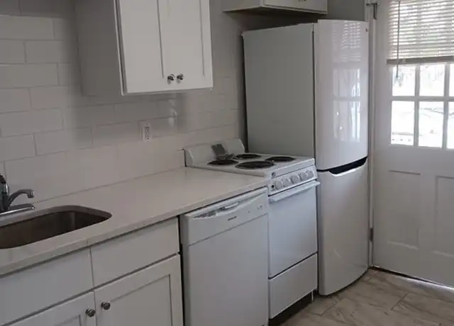 Property at 755 Webster St Unit 2, Marshfield, MA, 02050, 1 bed, 1 bath, [object Object]