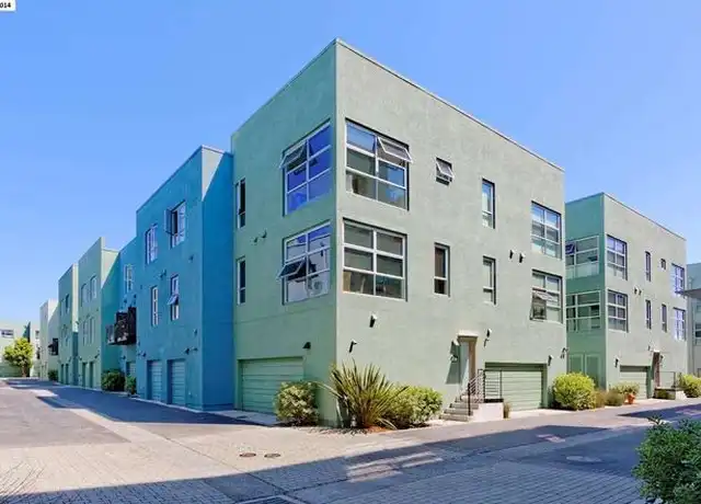 Property at 47 Glashaus Loop, Emeryville, CA, 94608, 2 beds, 3 baths, [object Object]