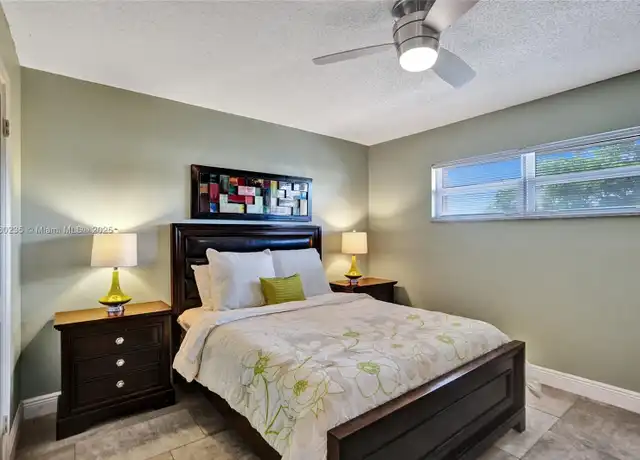 Property at 400 S Hollybrook Dr #303, Pembroke Pines, FL, 33025, 2 beds, 2 baths, [object Object]