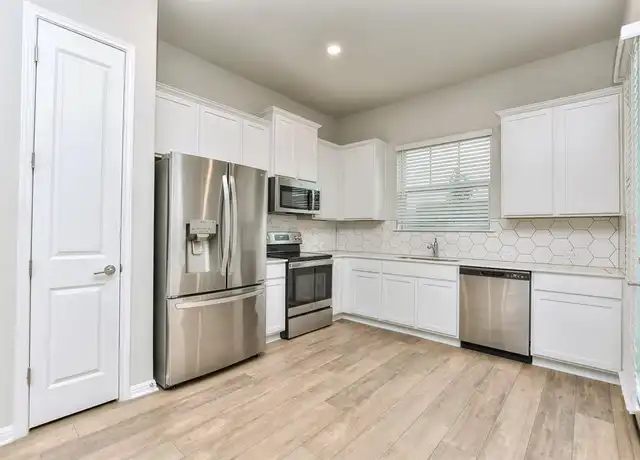 Property at 1015 Vista View Dr Unit 1002, Georgetown, TX, 78626, 3 beds, 2.5 baths, [object Object]