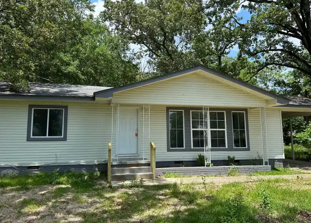 Property at 2880 Oak Forest Dr, Jackson, MS, 39212, 3 beds, 2 baths, [object Object]
