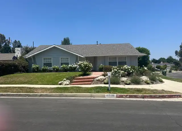 Property at 23939 Oxnard St, Woodland Hills, CA, 91367, 3 beds, 2 baths, [object Object]