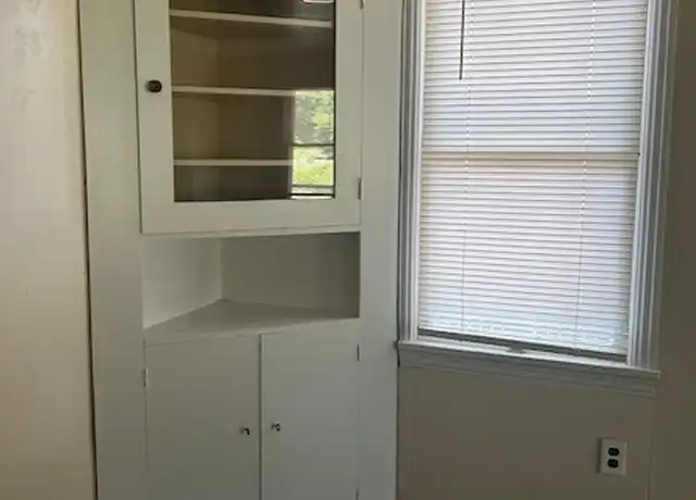Property at 909 Lilly St Unit B, Leesburg, FL, 34748, 1 bed, 1 bath, [object Object]