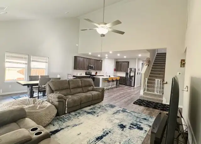 Property at 907 Main St, Hutto, TX, 78634, 5 beds, 3 baths, [object Object]