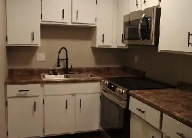 Property at 720 Monroe St Unit E8, Desloge, MO, 63601, 1 bed, 1 bath, [object Object]