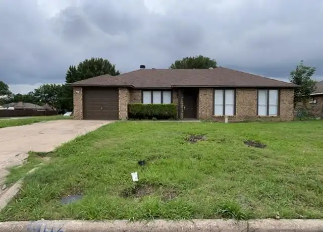 Property at 112 Mesa Dr, Glenn Heights, TX, 75154, 4 beds, 2 baths, [object Object]