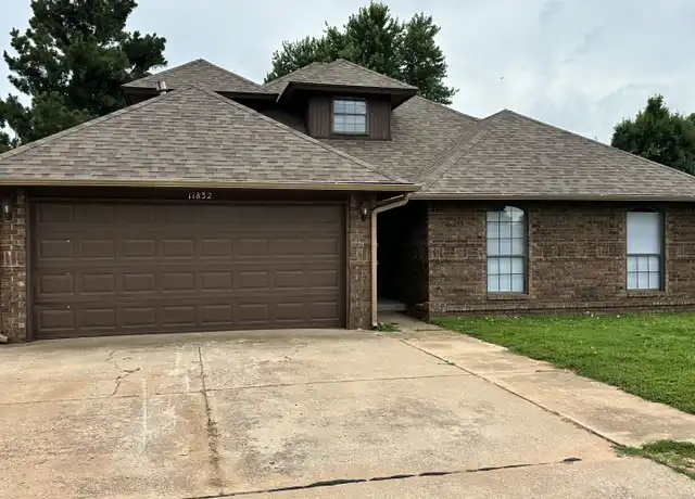 Property at 11832 SW 2nd St, Yukon, OK, 73099, 4 beds, 2 baths, [object Object]
