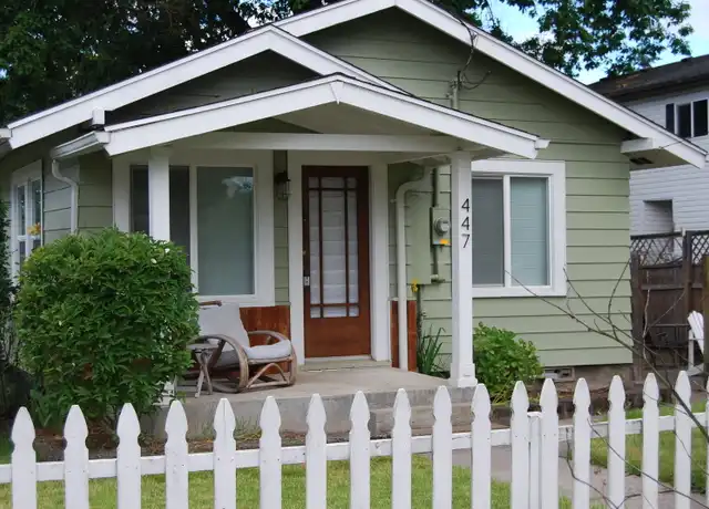 Property at 447 N Kutch St, Carlton, OR, 97111, 1 bed, 2 baths, [object Object]