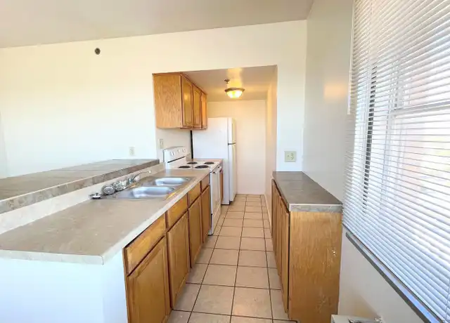 Property at 17 E 2nd Ave Unit 11B, Hutchinson, KS, 67501, 2 beds, 2 baths, [object Object]