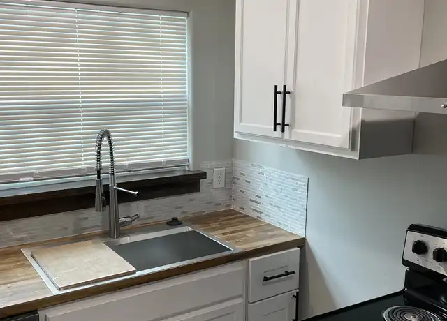 Property at 2106 Stonewall St Unit 2A, Greenville, TX, 75401, 2 beds, 1 bath, [object Object]