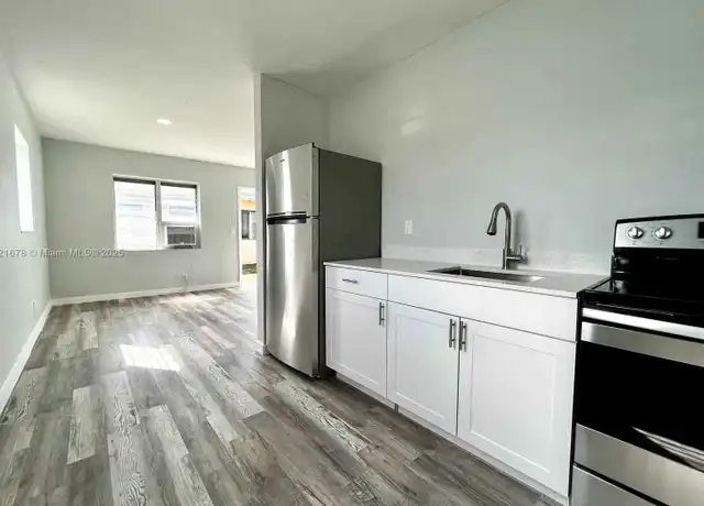 Property at 830 NW 7th St, Hallandale Beach, FL, 33009, 2 beds, 1 bath, [object Object]