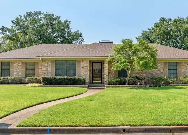 Property at 1302 Larkspur Ln, Tyler, TX, 75703, 3 beds, 2 baths, [object Object]
