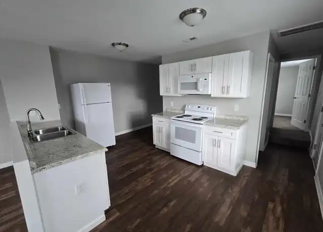 Property at 801 N High St Unit 2, Martinsburg, WV, 25404, 3 beds, 1 bath, [object Object]