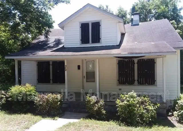 Property at 712 Highland Ave, Henderson, NC, 27536, 2 beds, 1 bath, [object Object]